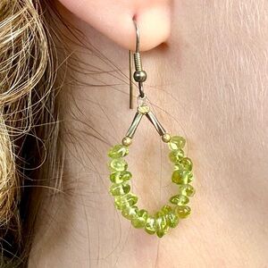 Handmade Boho Peridot Chip Bead Dangle Earrings – Green Gemstone Drop Jewelry